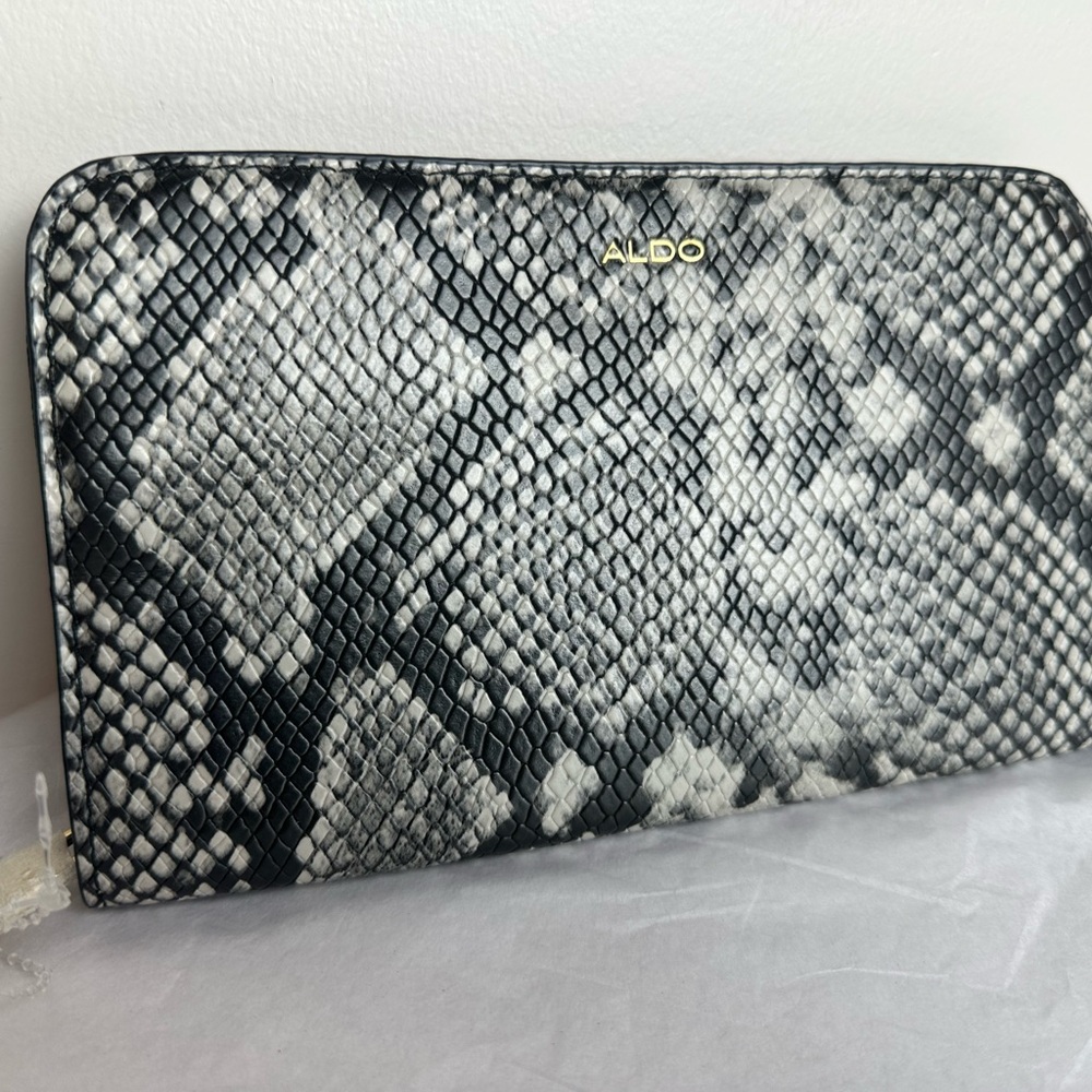 Snake-Embossed Zip Wallet - Picture 11 of 16